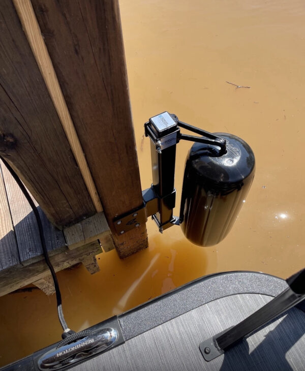 Corner Dock Mount w/soft rotating Polyform Fenders - Image 5
